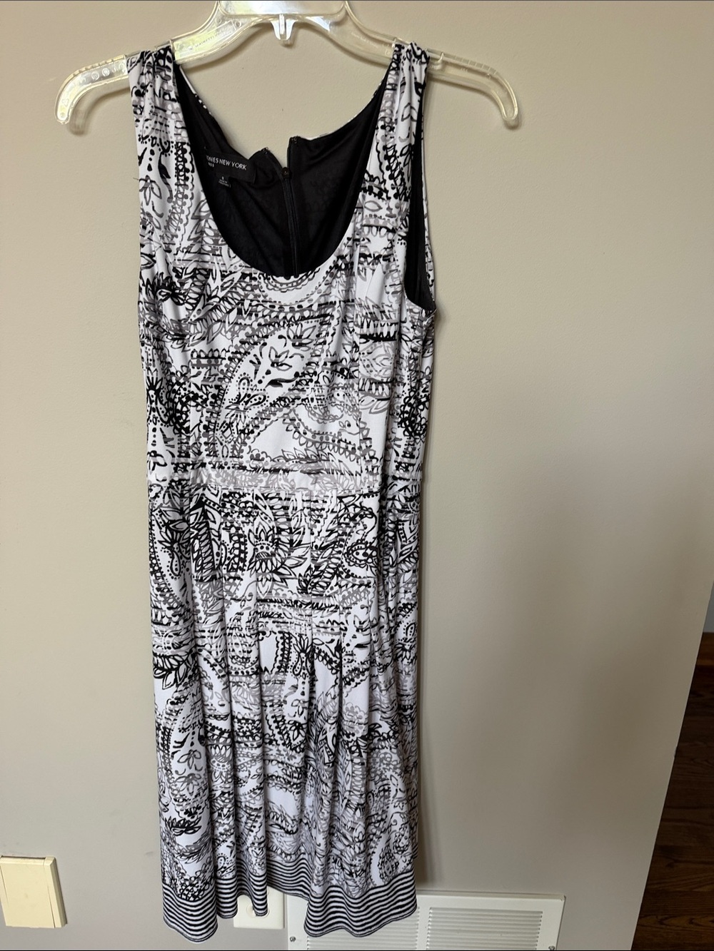 Jones New York Sleeveless Black & White Printed Dress